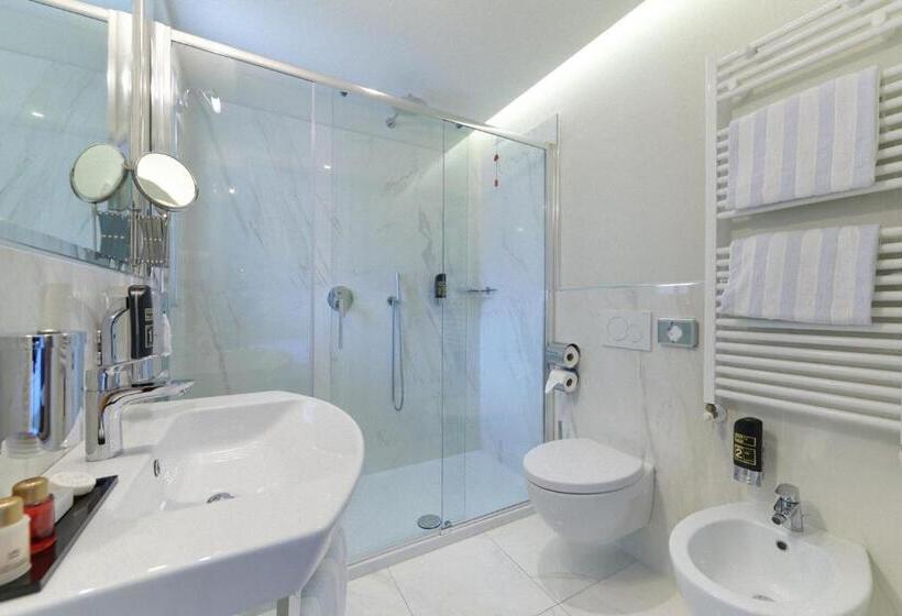 小型套房带城市景观, Lake Front Hotel Brenzone