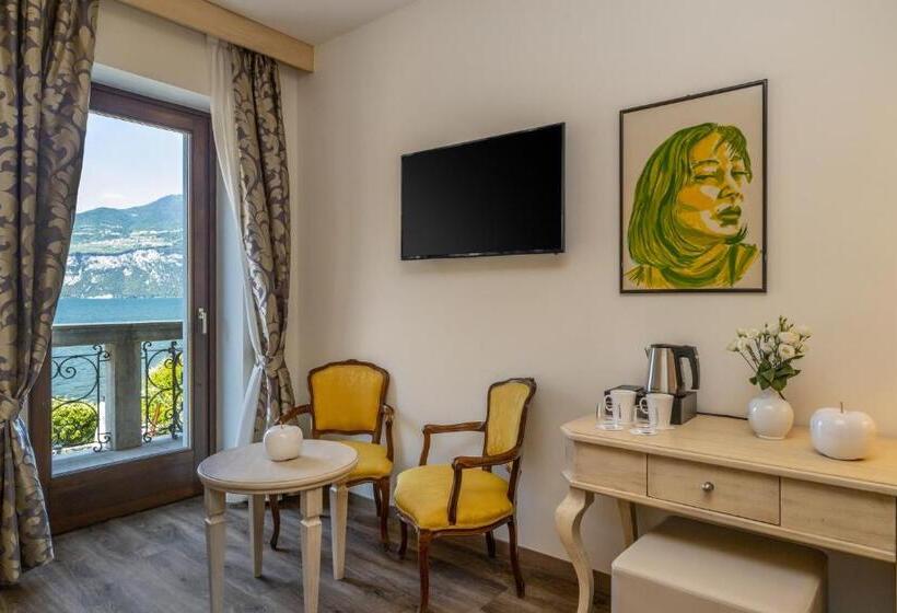 家庭间, Lake Front Hotel Brenzone
