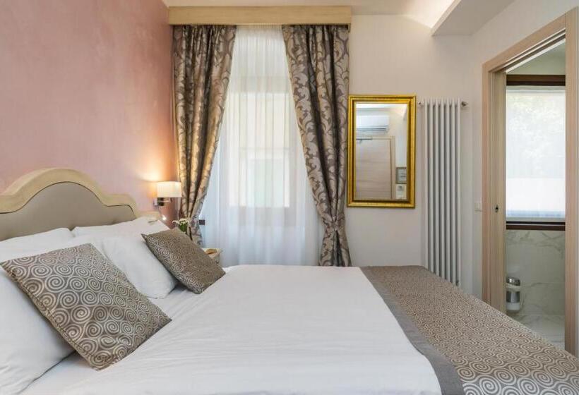 标准间, Lake Front Hotel Brenzone