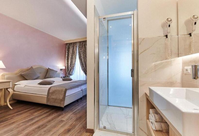 标准间, Lake Front Hotel Brenzone