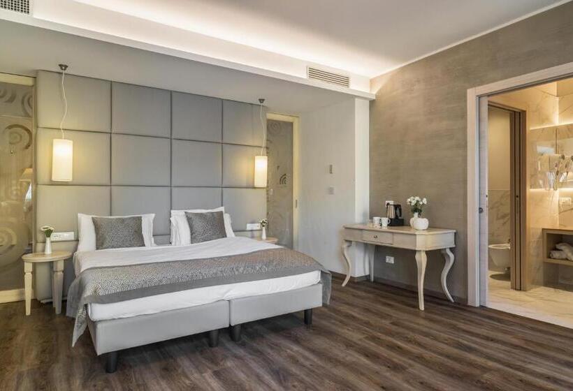 带露台的套间, Lake Front Hotel Brenzone