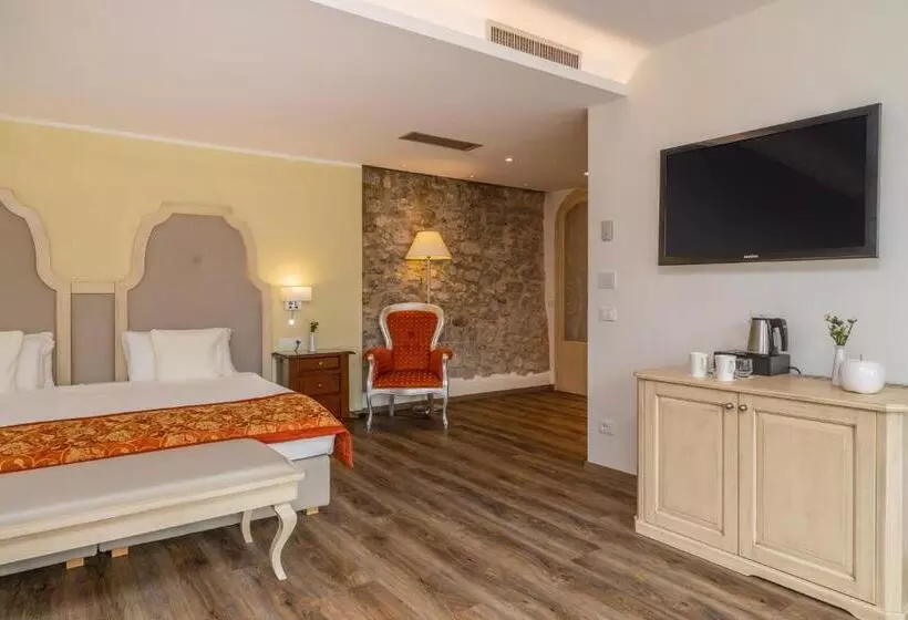 デラックススイート, Lake Front Hotel Brenzone