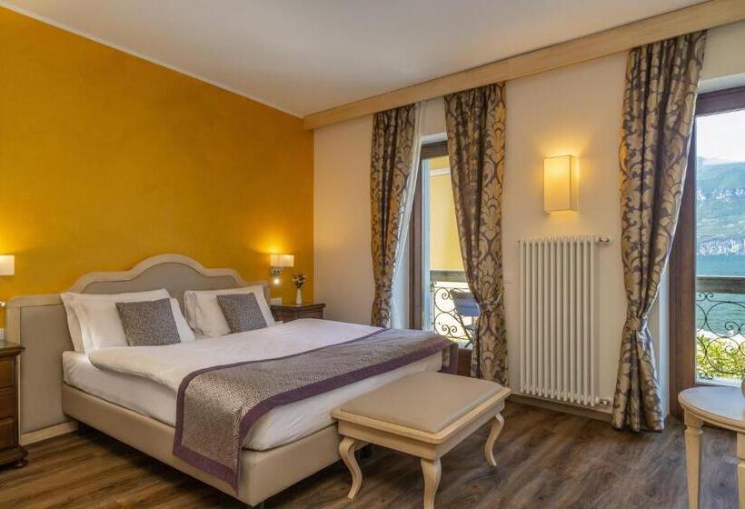 小型套房带阳台, Lake Front Hotel Brenzone