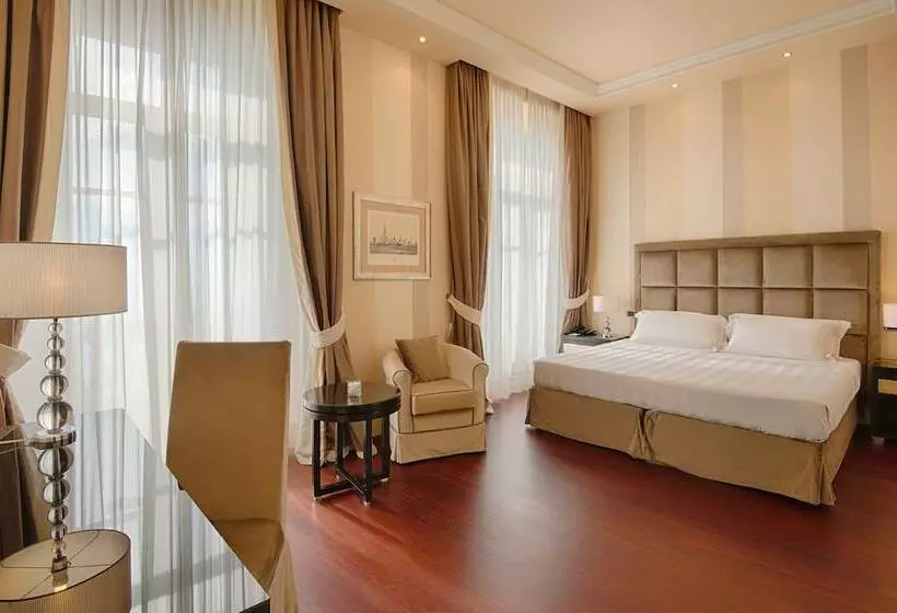 اتاق سوپریور با چشمانداز دریا, Grand Hotel Palazzo Livorno