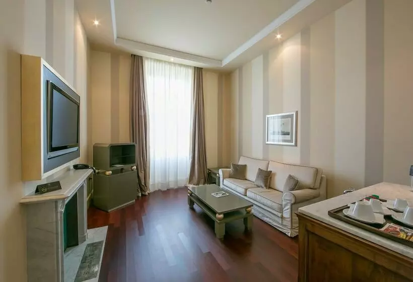 سوییت لوکس, Grand Hotel Palazzo Livorno