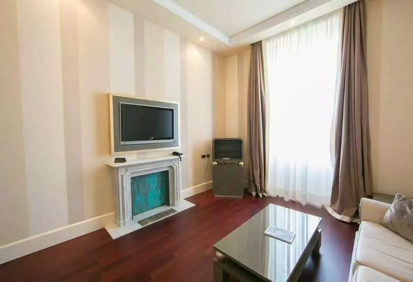 سوییت لوکس, Grand Hotel Palazzo Livorno