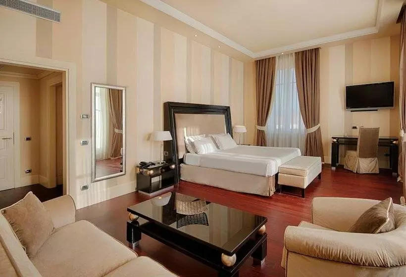 سوییت جونیور با چشمانداز دریا, Grand Hotel Palazzo Livorno