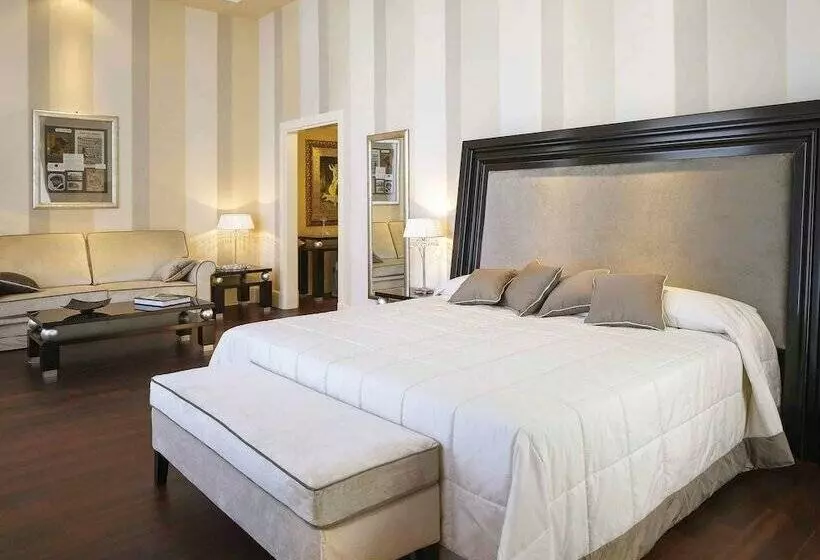 سوییت جونیور با چشمانداز دریا, Grand Hotel Palazzo Livorno