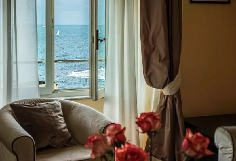 سوییت جونیور با چشمانداز دریا, Grand Hotel Palazzo Livorno