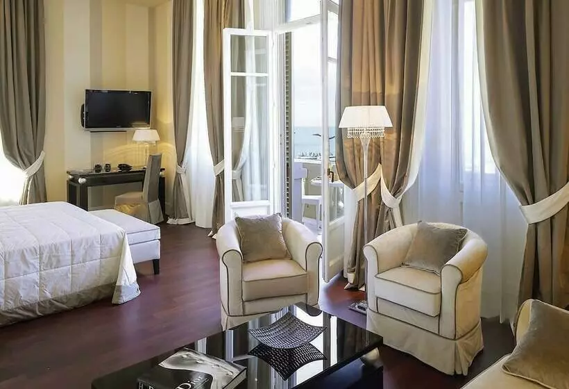 سوییت جونیور با چشمانداز دریا, Grand Hotel Palazzo Livorno