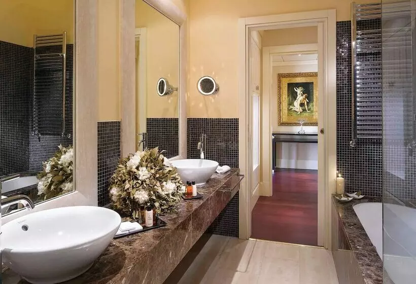 سوییت جونیور با چشمانداز دریا, Grand Hotel Palazzo Livorno