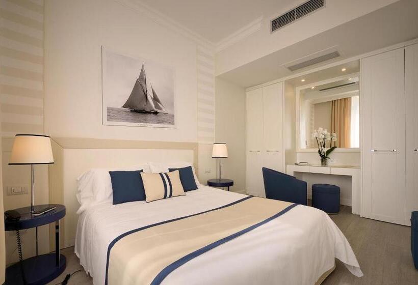 غرفة كلاسيكية, Grand Hotel & Riviera