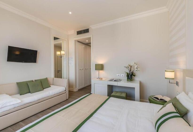 Quarto Triplo Standart Vista Mar Lateral, Grand Hotel & Riviera
