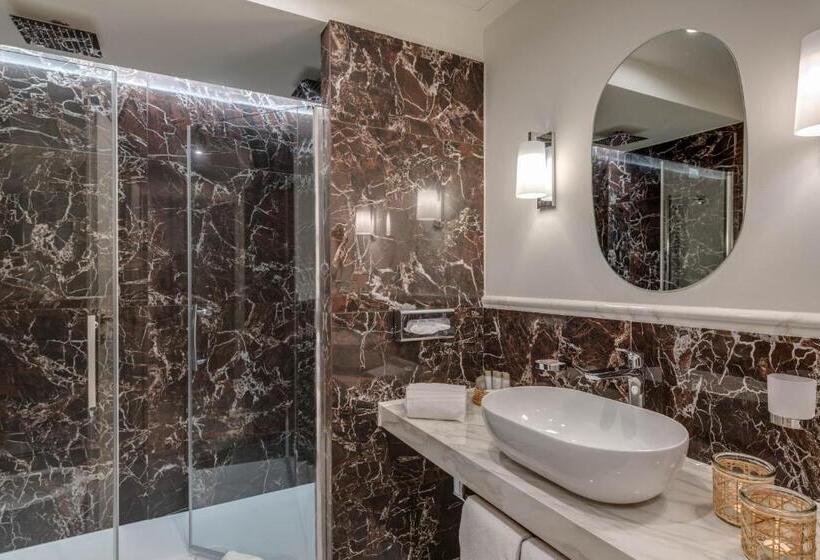 수피리어 주니어 스위트, Grand Hotel & Riviera