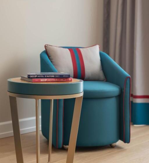 جناح جونيور سوبريور, Grand Hotel & Riviera