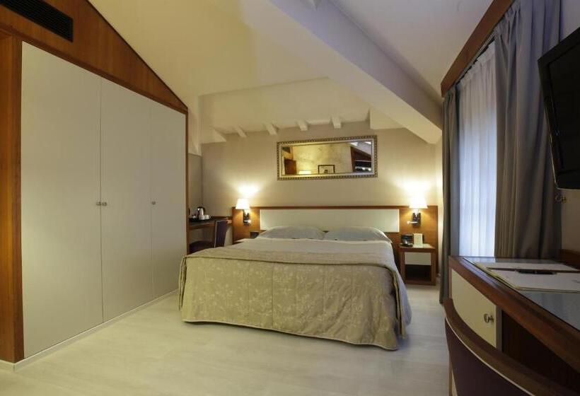 اتاق کلاسیک, Albergo Celide