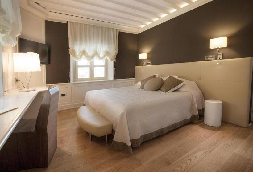 اتاق لوکس, Albergo Celide