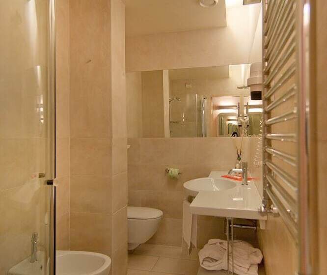 اتاق استاندارد یک نفره, Albergo Celide