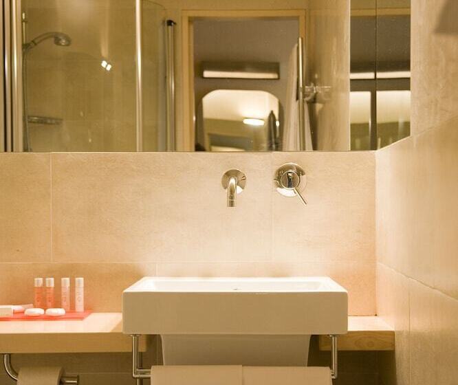 اتاق استاندارد یک نفره, Albergo Celide