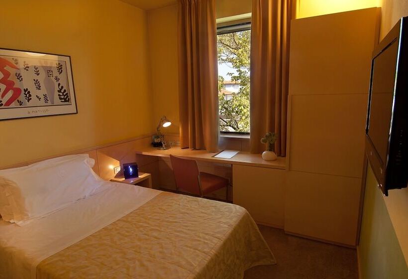 اتاق استاندارد یک نفره, Albergo Celide