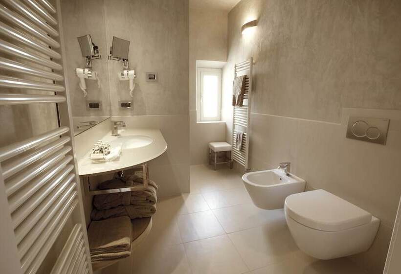 اتاق لوکس, Albergo Celide