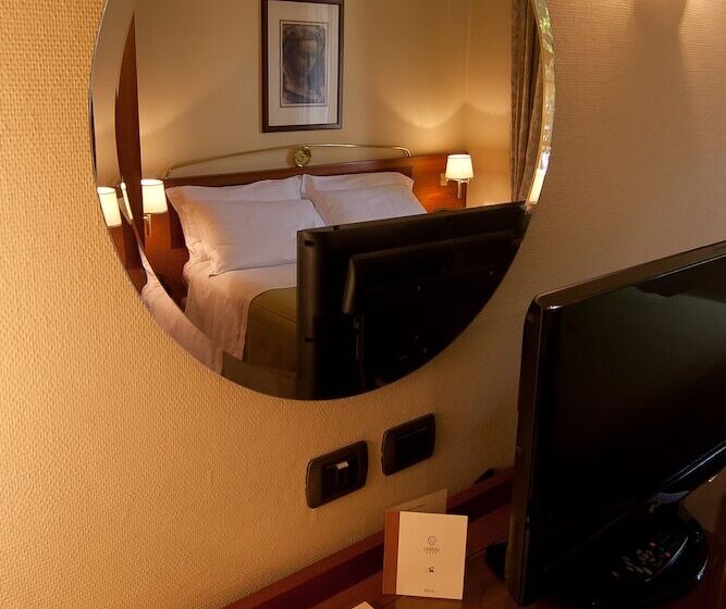 اتاق خانوادگی, Albergo Celide