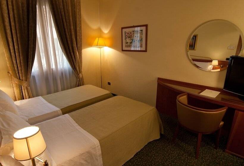 اتاق خانوادگی, Albergo Celide