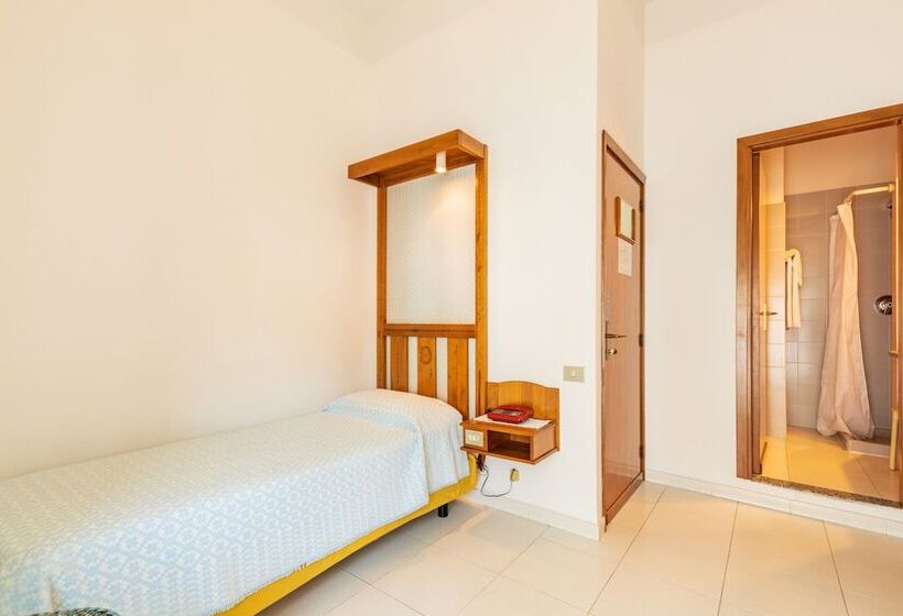 اتاق استاندارد یک نفره, Albergo Miramare