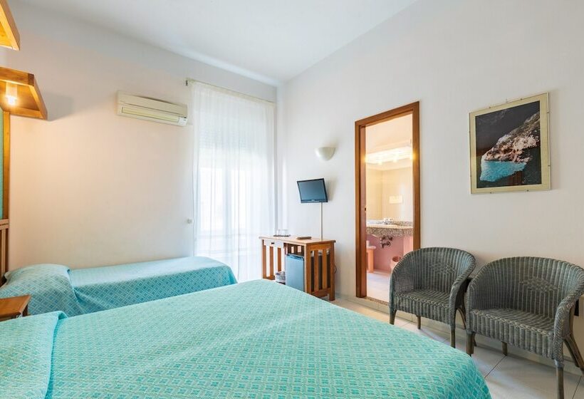 Трехместный Superior Вид на Море, Albergo Miramare