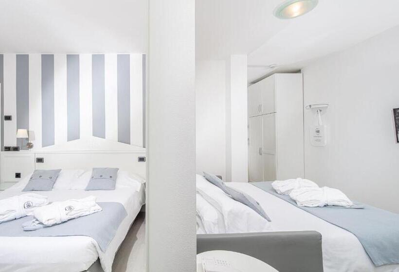 آپارتمان یک خوابه با دری مشترک که هال را جدا می کند., Bellavista