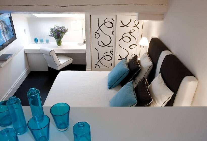 디럭스 룸, Byron