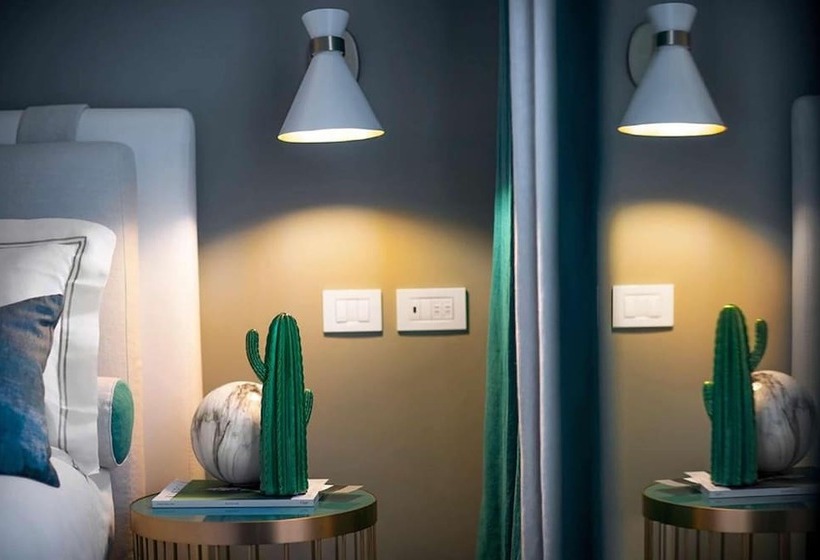 디럭스 룸, Byron