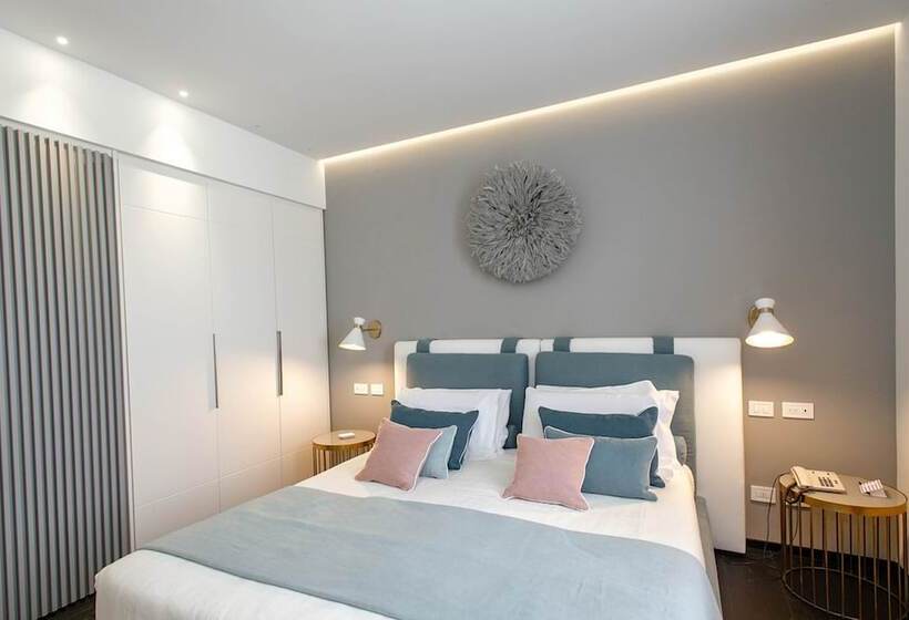 클래식 룸, Byron