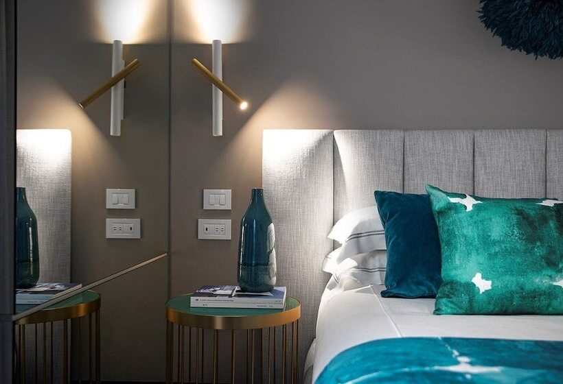 수피리어 룸, Byron