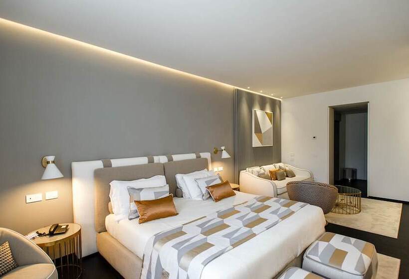 수피리어 스위트, Byron