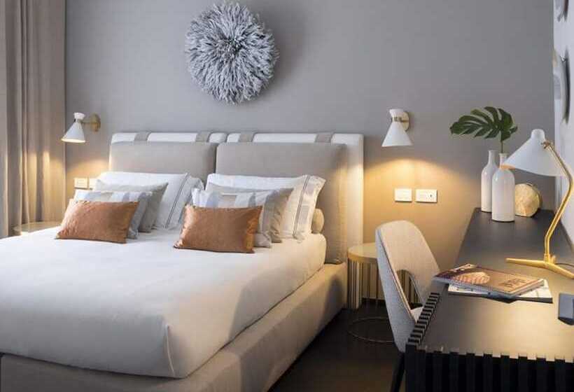 듀플렉스 스위트, Byron