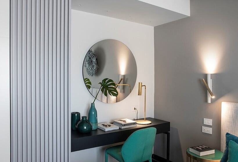 듀플렉스 스위트, Byron