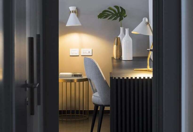 듀플렉스 스위트, Byron