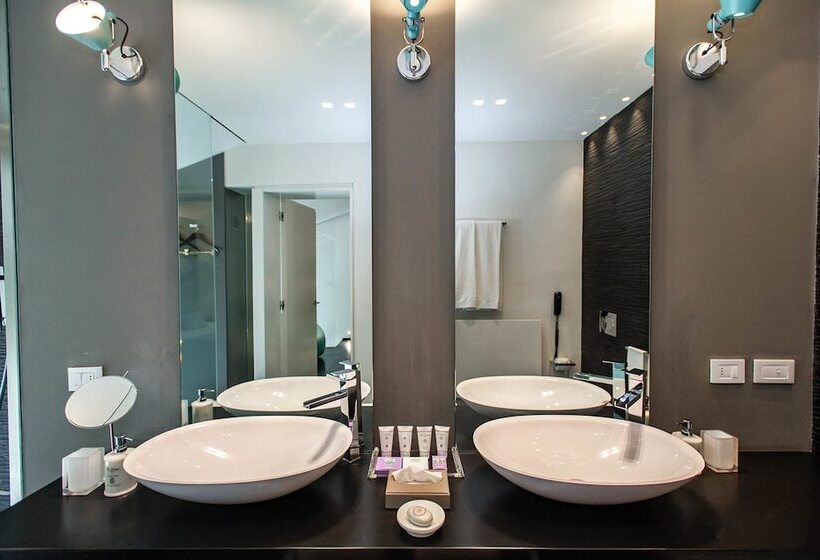 펜트하우스 스위트, Byron