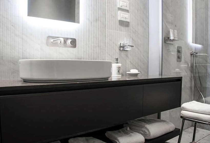 듀플렉스 스위트, Byron