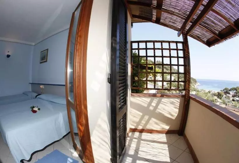 Triple Room Sea View, Galli Wellness & Spa