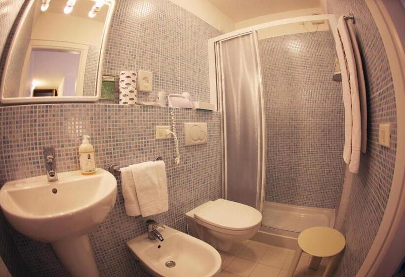 Трехместный Номер Стандарт Вид на Сад, Galli Wellness & Spa