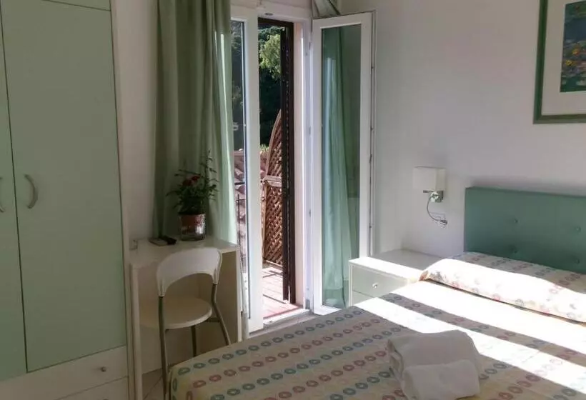 Standaard Vierpersoonskamer met Balkon, Galli Wellness & Spa