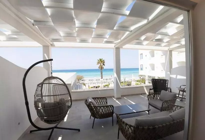 オーシャンビュースイート, Grand Hotel Costa Brada