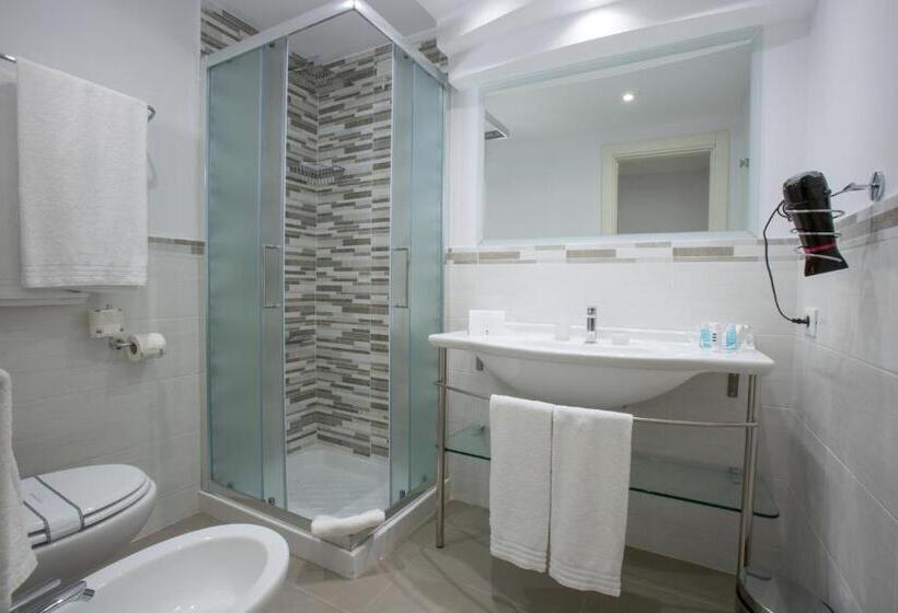 Трехместный Номер Комфорт, Grand Hotel Costa Brada