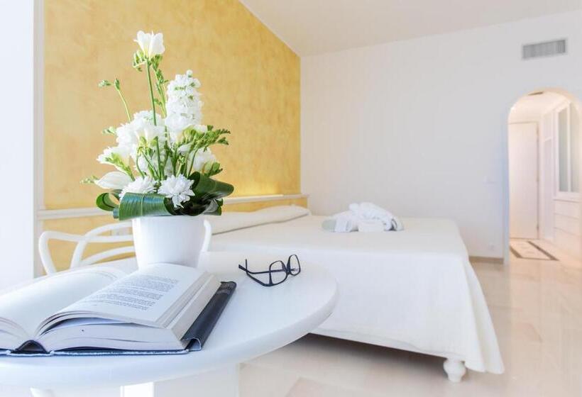 غرفة كومفورت ثلاثية, Grand Hotel Costa Brada