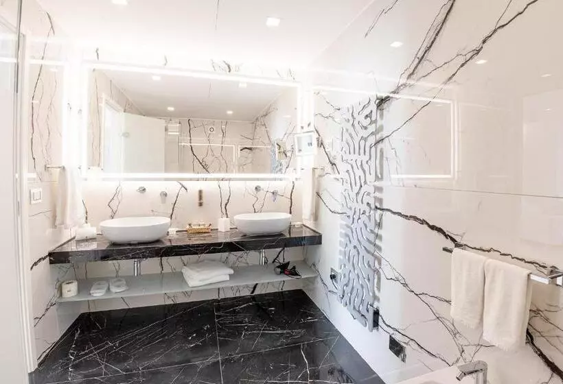 オーシャンビュージュニアスイート, Grand Hotel Costa Brada