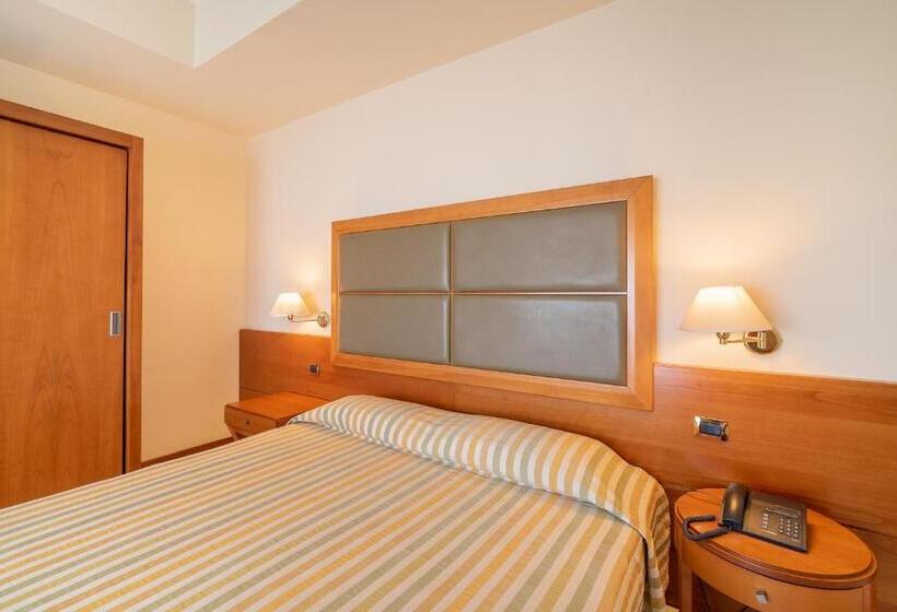 غرفة ملكية, Grand Hotel Don Juan