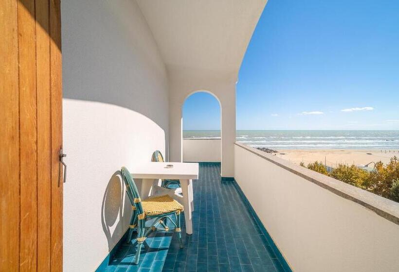 جناح جونيور مطلّ علي البحر, Grand Hotel Don Juan