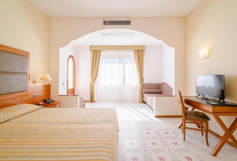 جناح جونيور مطلّ علي البحر, Grand Hotel Don Juan